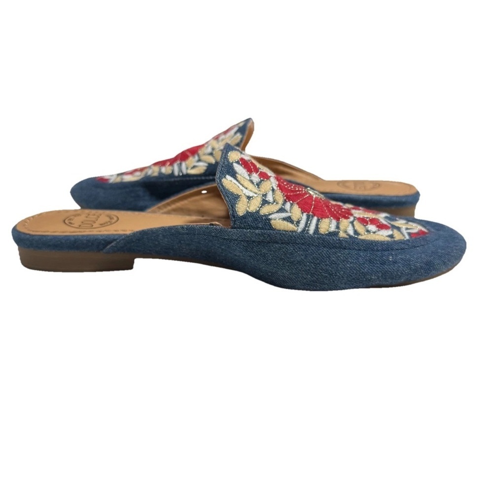 Dolce by Mojo Moxy Denim Floral Embroidered Mules Slides Flats Blue Red 7.5M Art - Picture 6 of 12